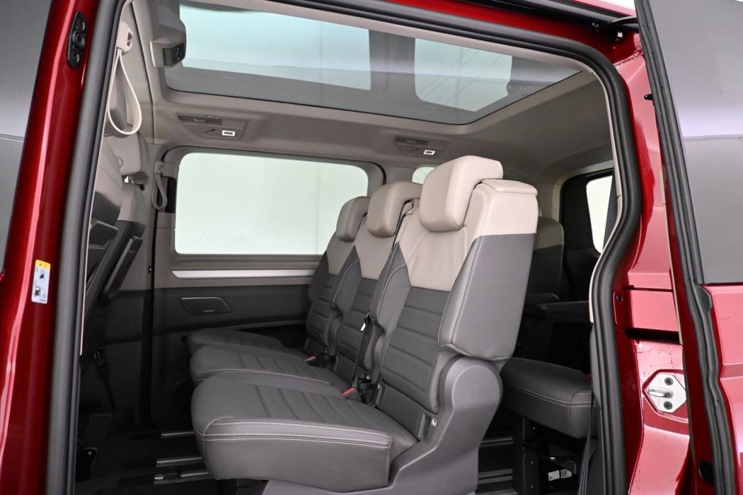 VOLKSWAGEN Multivan 2025