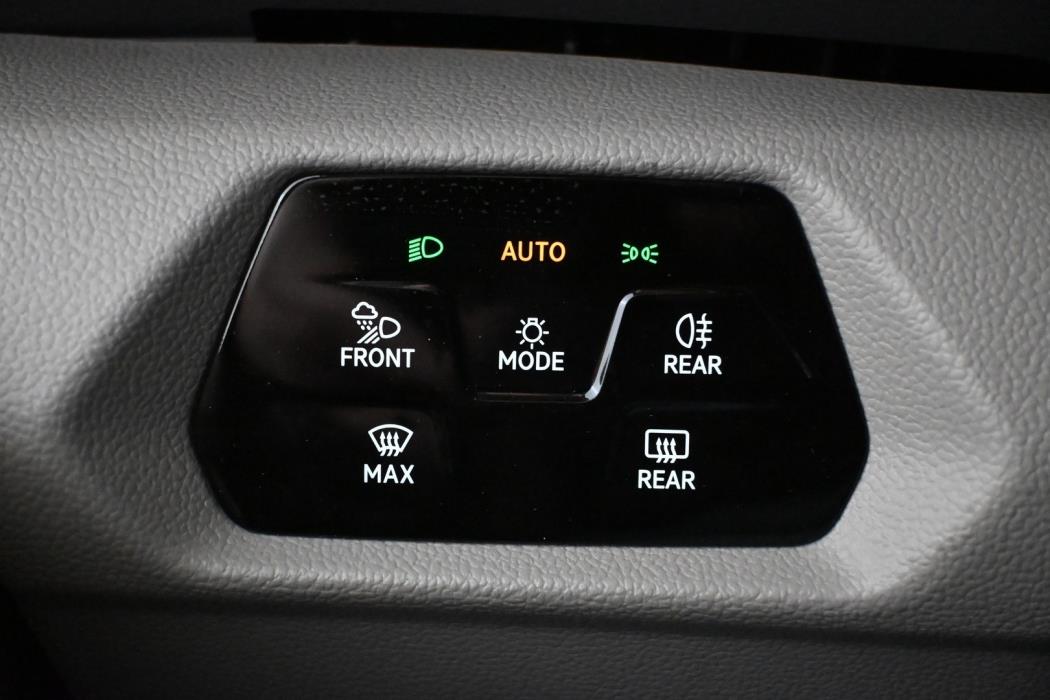 VOLKSWAGEN Multivan 2025