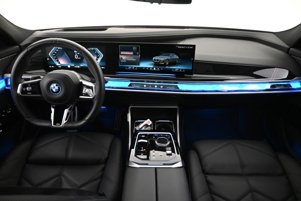 BMW i7 2023