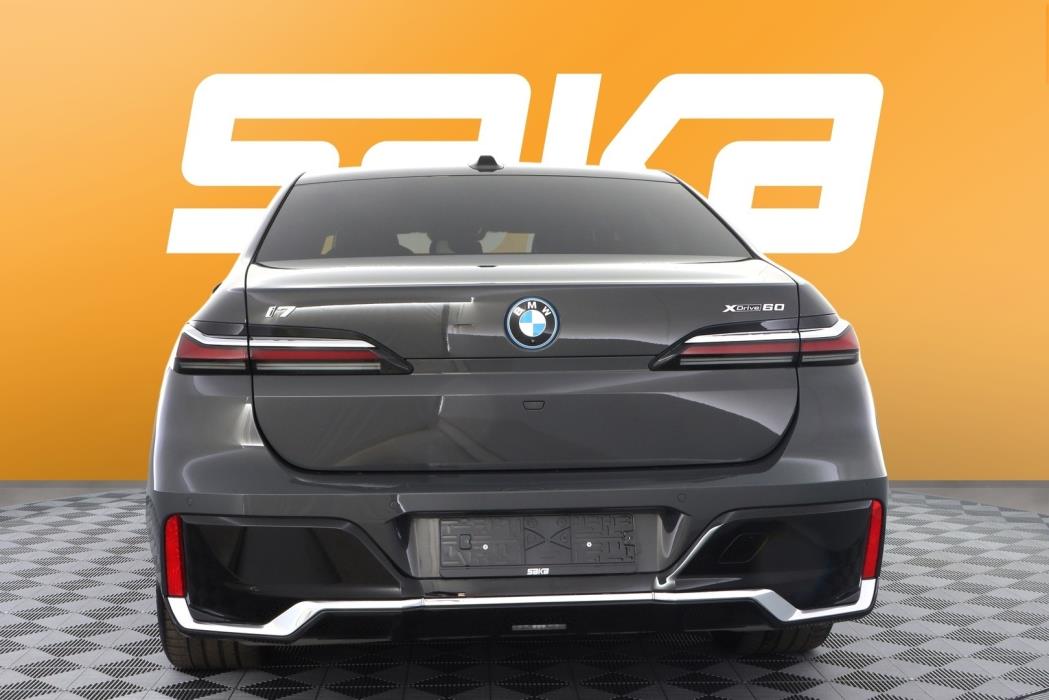 BMW i7 2023