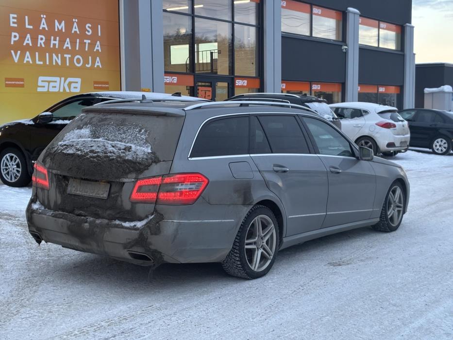 MERCEDES-BENZ E 2012