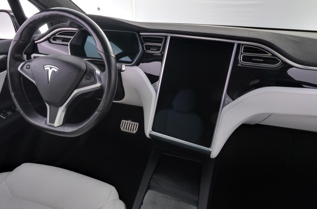 TESLA Model X 2017