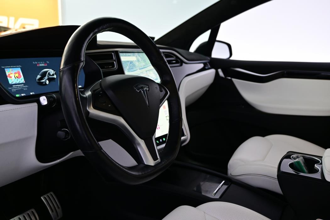TESLA Model X 2017