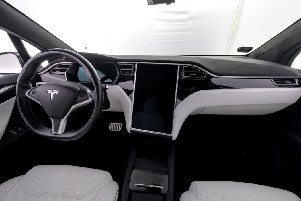 TESLA Model X 2017