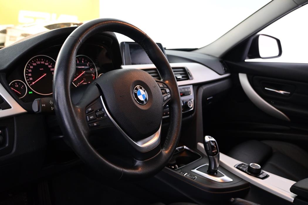 BMW 318 2018