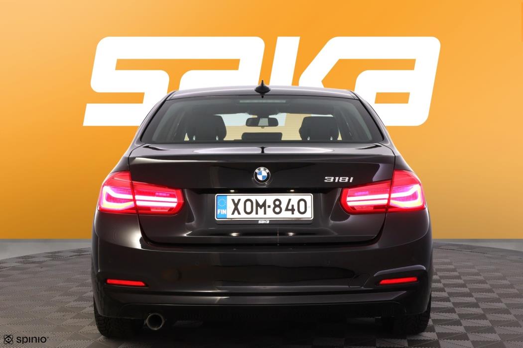 BMW 318 2018