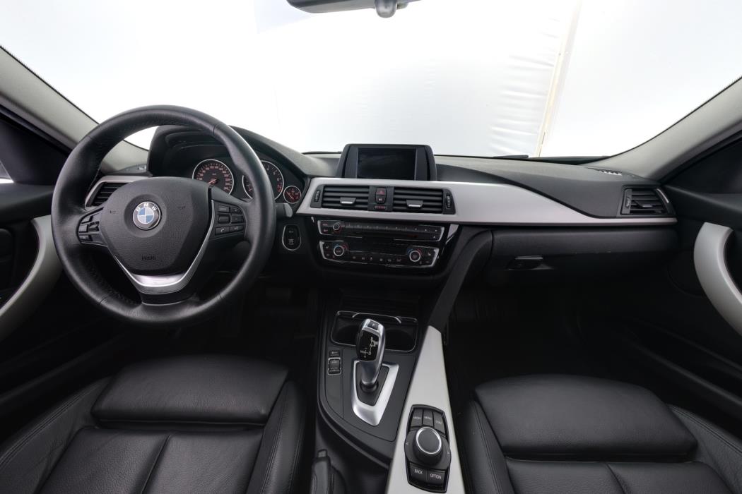 BMW 318 2018