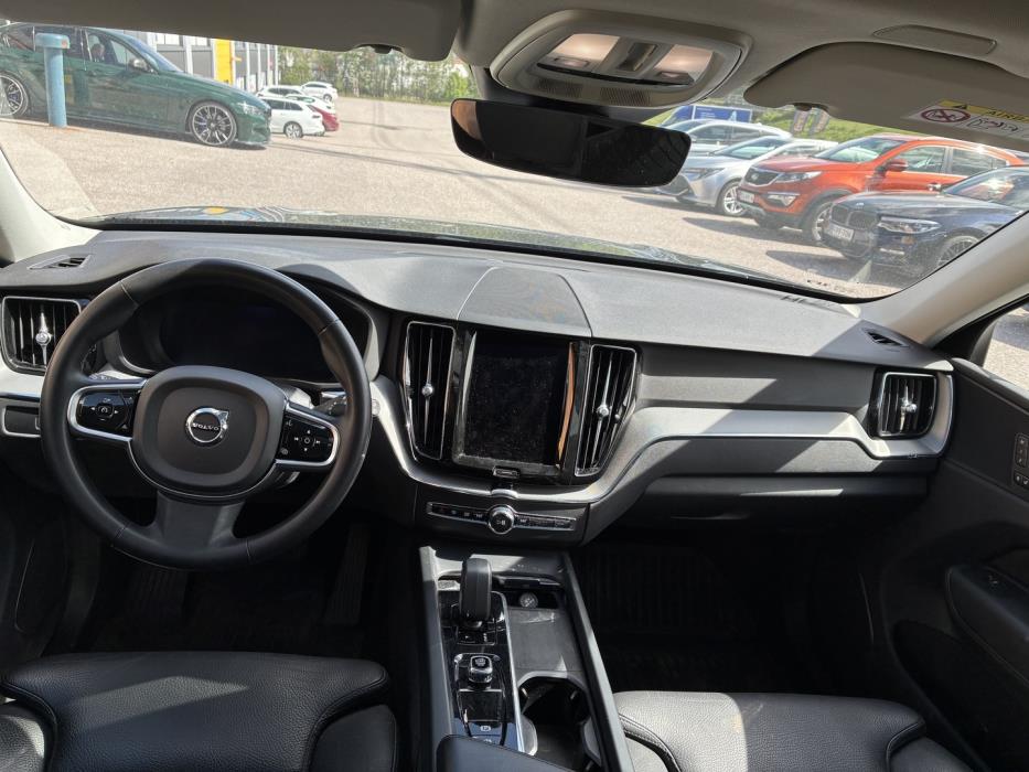 VOLVO XC60 2023
