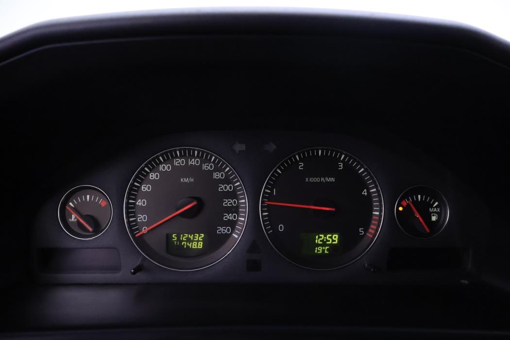 VOLVO V70 2003