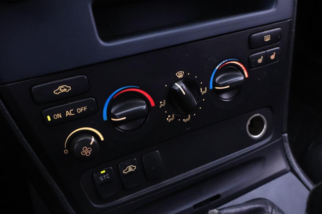 VOLVO V70 2003