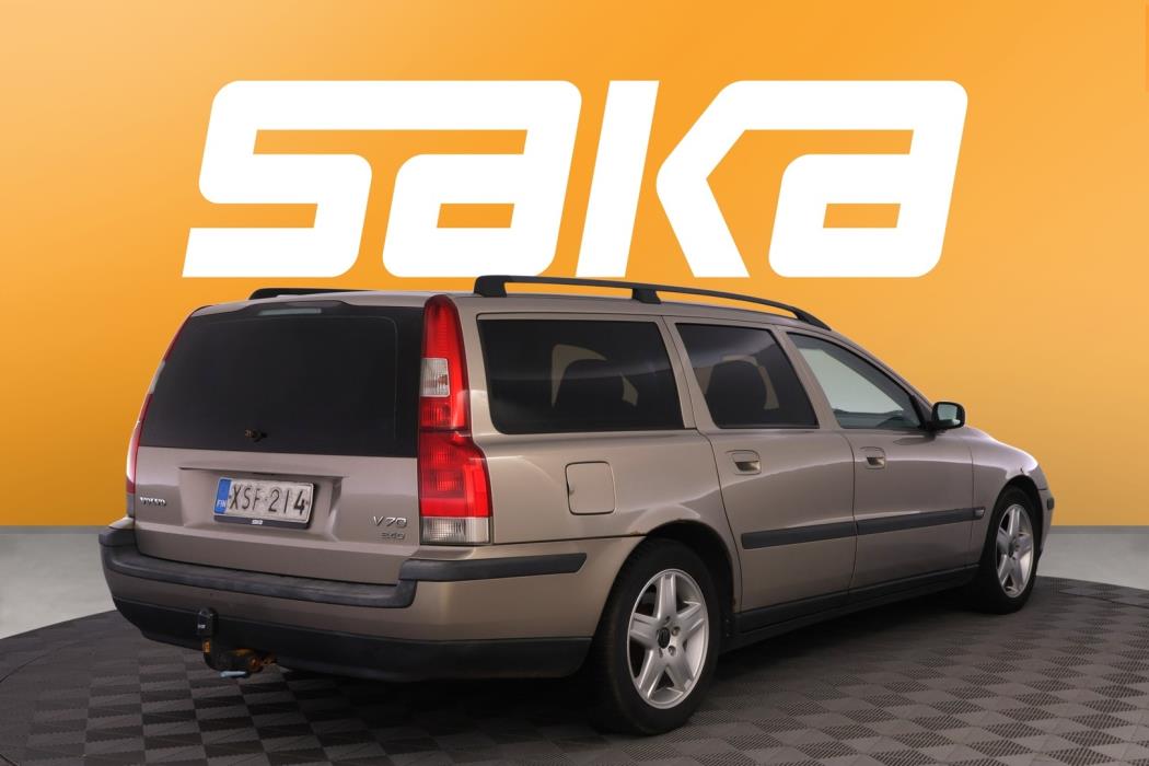VOLVO V70 2003