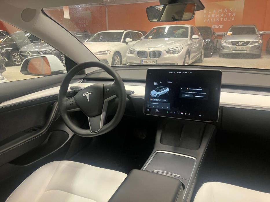 TESLA Model 3 2021