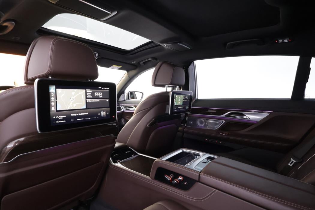 BMW 745 2020