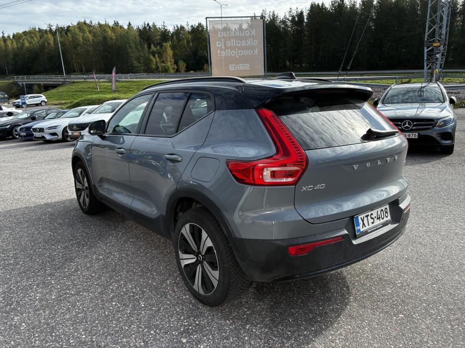 VOLVO XC40 2023