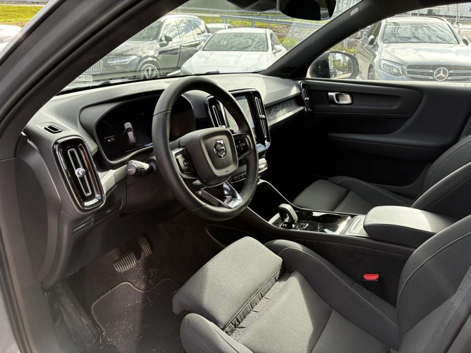 VOLVO XC40 2023