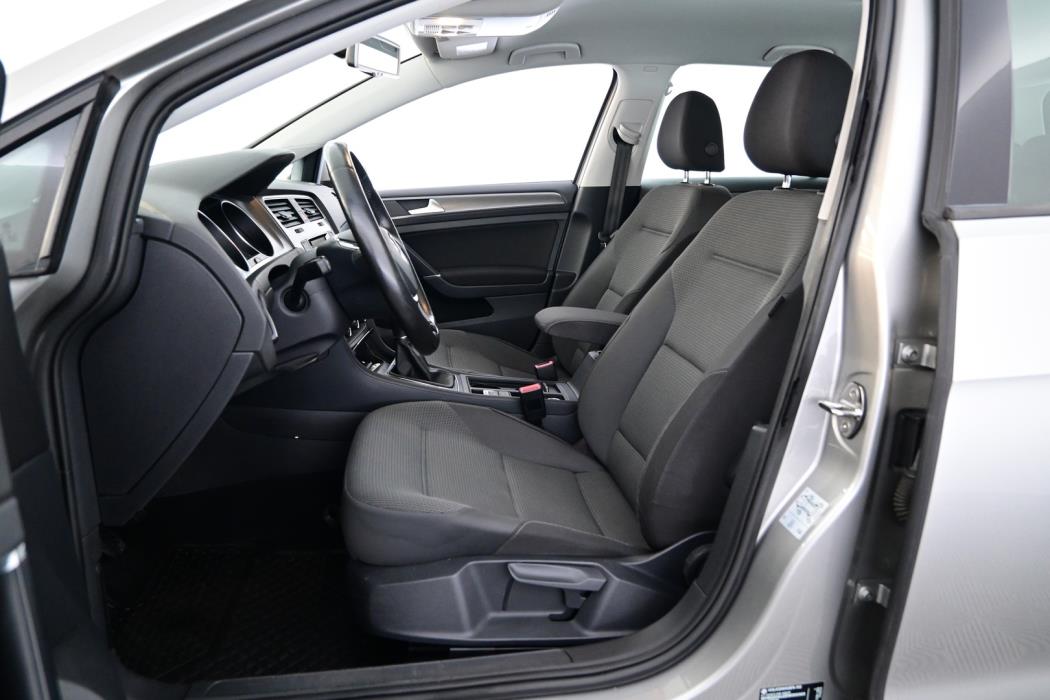 VOLKSWAGEN Golf 2014