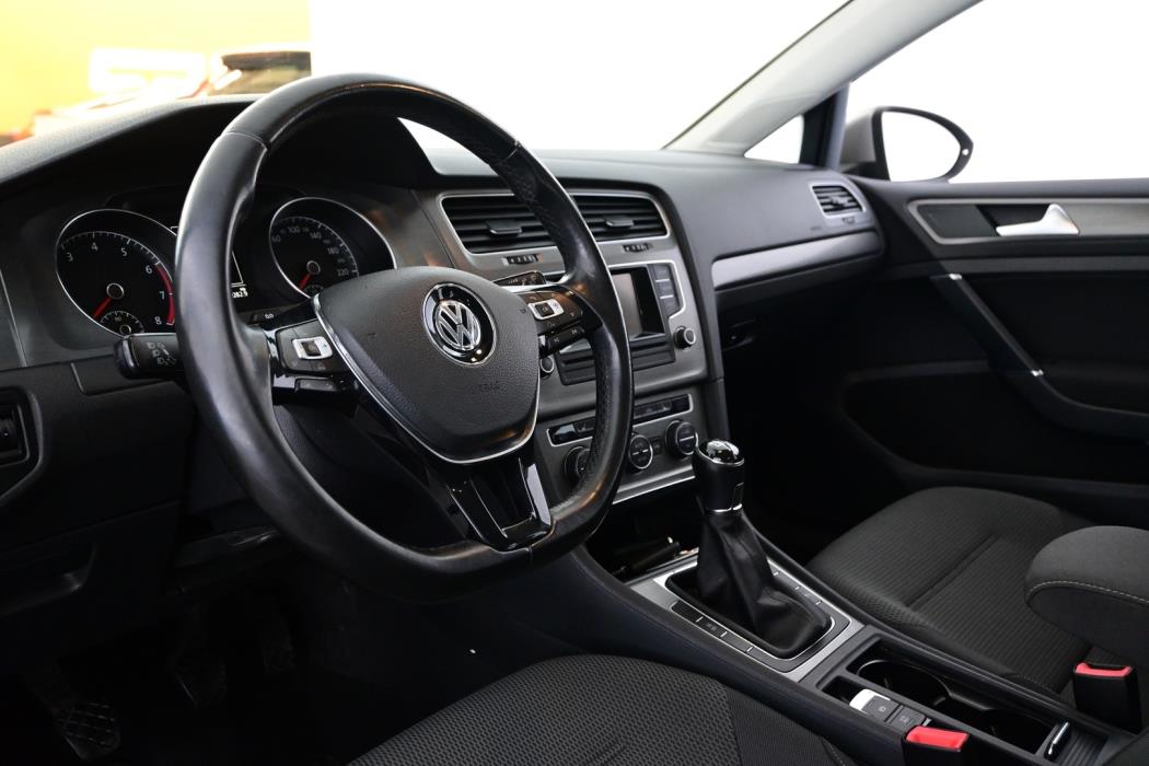 VOLKSWAGEN Golf 2014