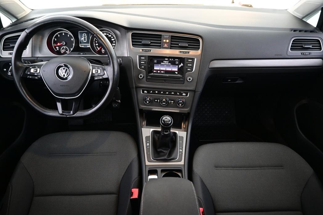 VOLKSWAGEN Golf 2014