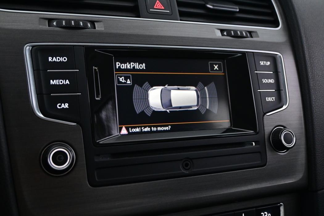 VOLKSWAGEN Golf 2014