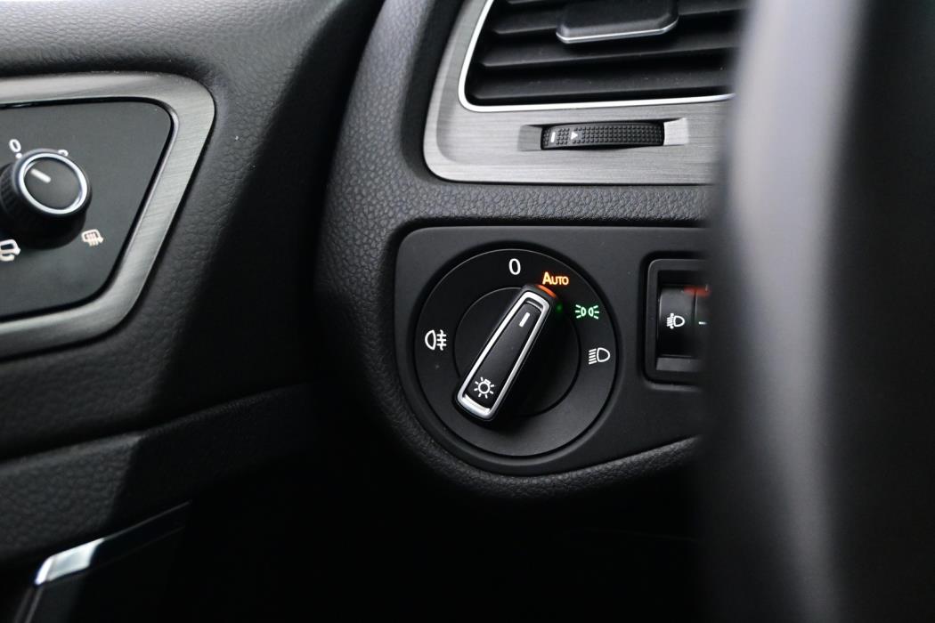 VOLKSWAGEN Golf 2014