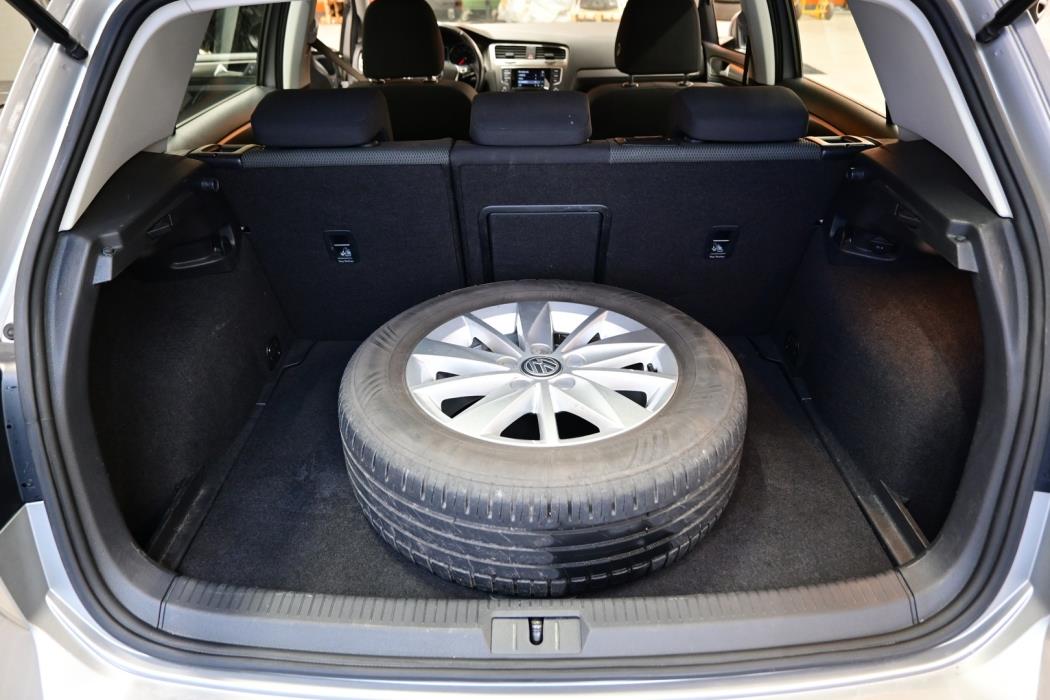 VOLKSWAGEN Golf 2014