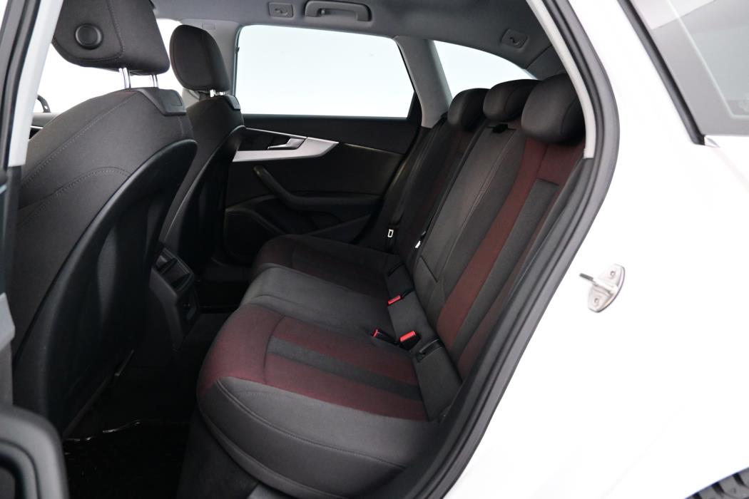 AUDI A4 2016