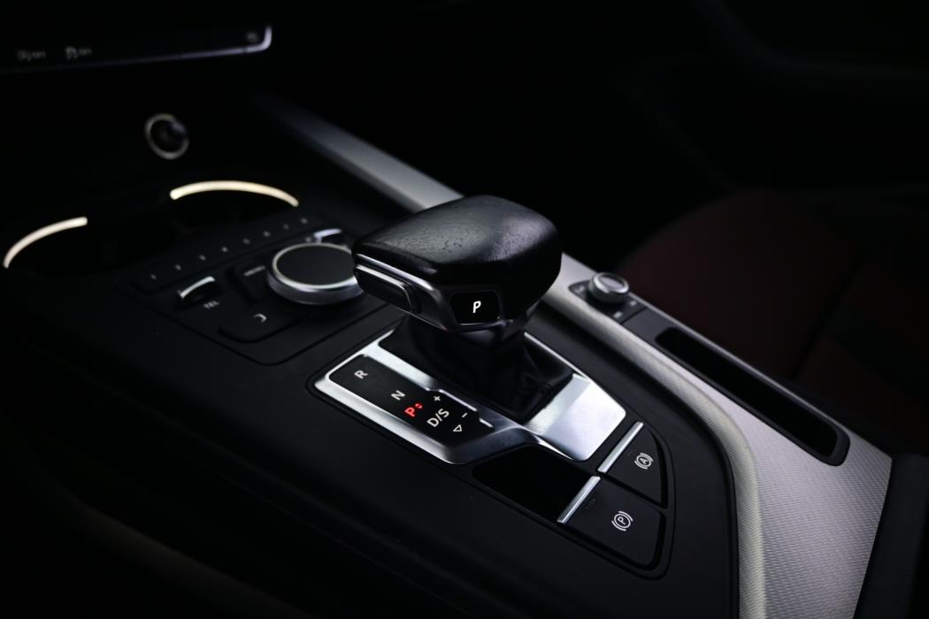 AUDI A4 2016