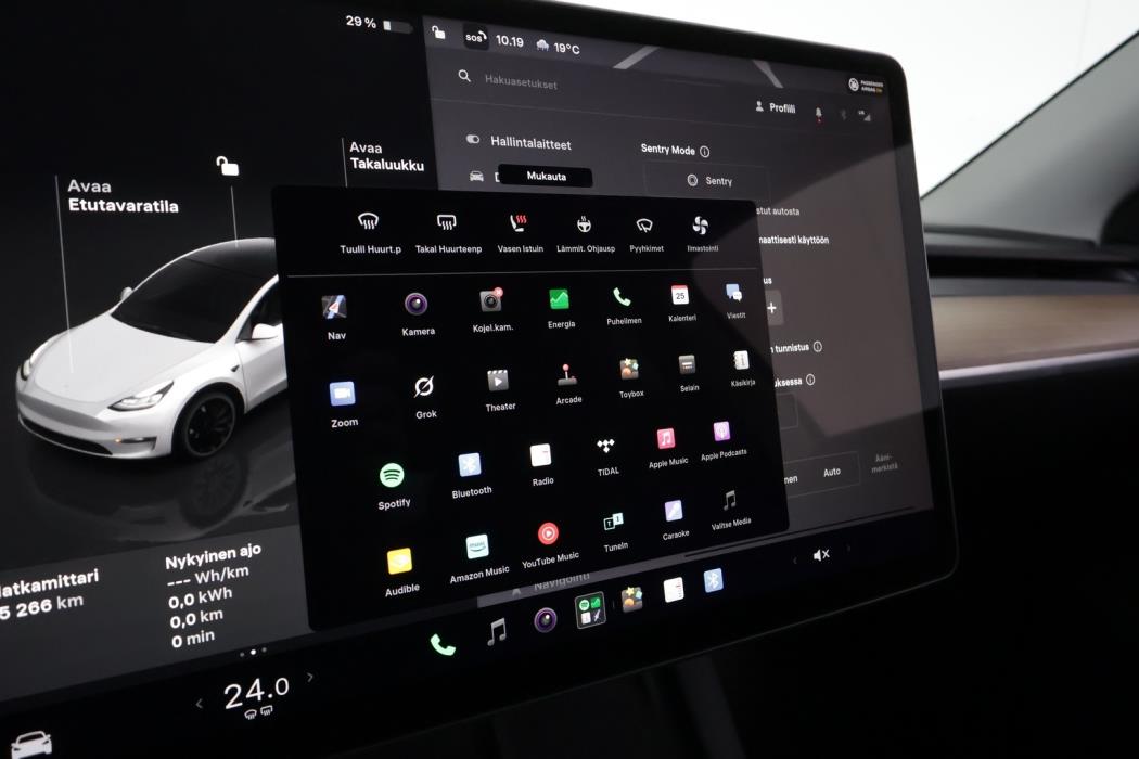 TESLA Model Y 2023
