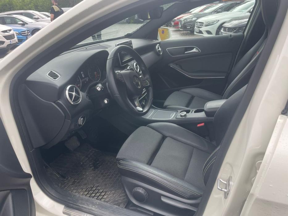 MERCEDES-BENZ A 2016