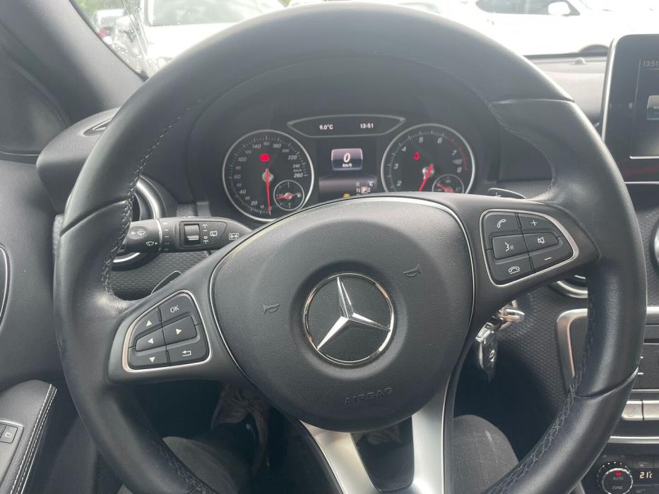 MERCEDES-BENZ A 2016
