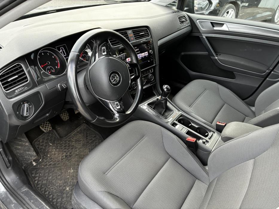 VOLKSWAGEN Golf 2020