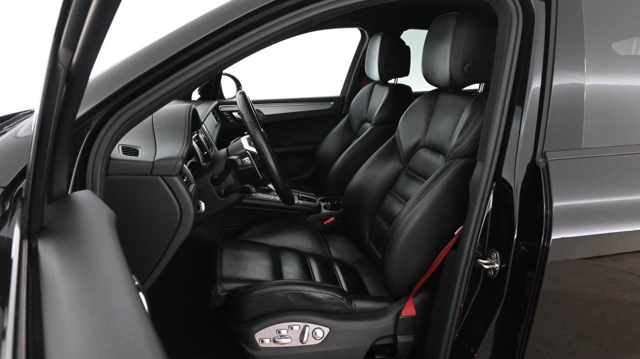 PORSCHE Macan 2015