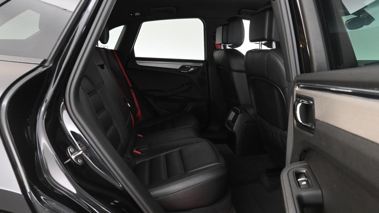 PORSCHE Macan 2015