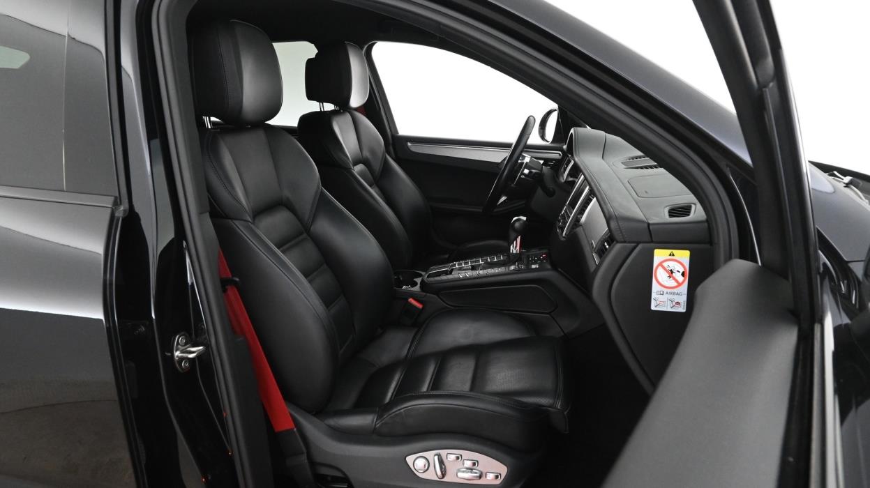 PORSCHE Macan 2015