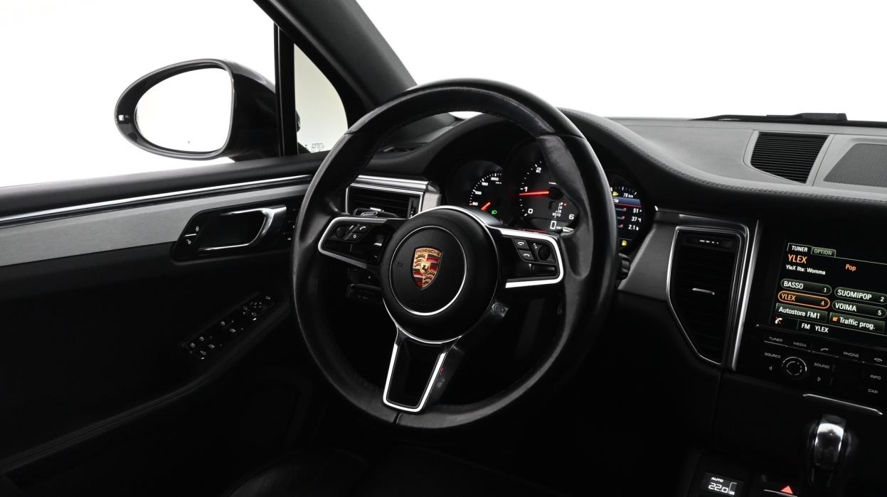 PORSCHE Macan 2015