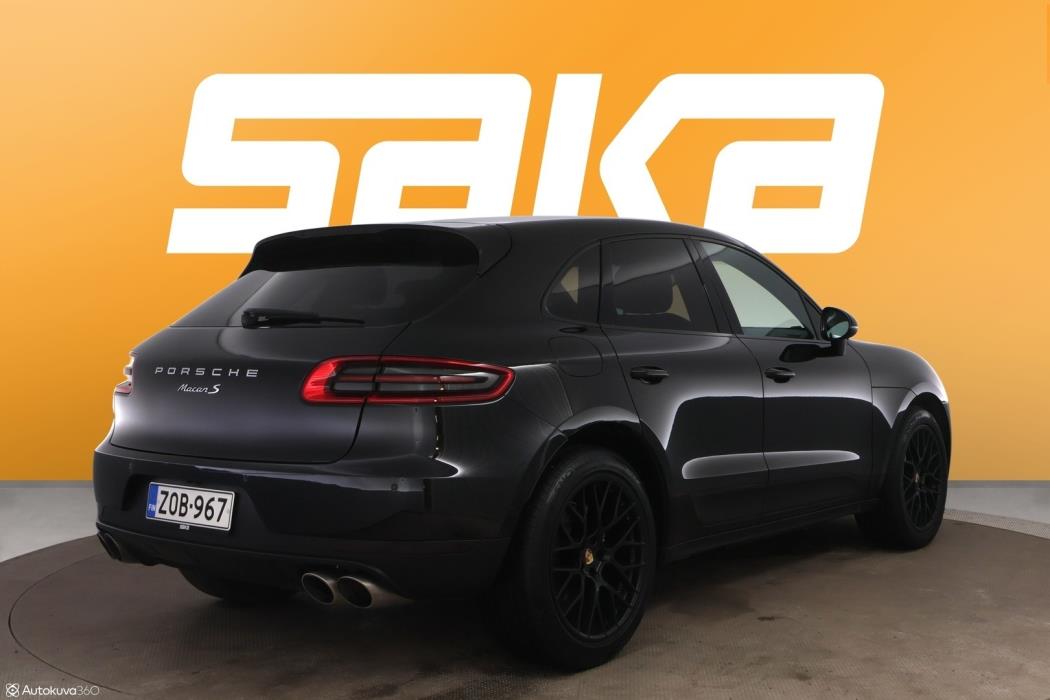 PORSCHE Macan 2015