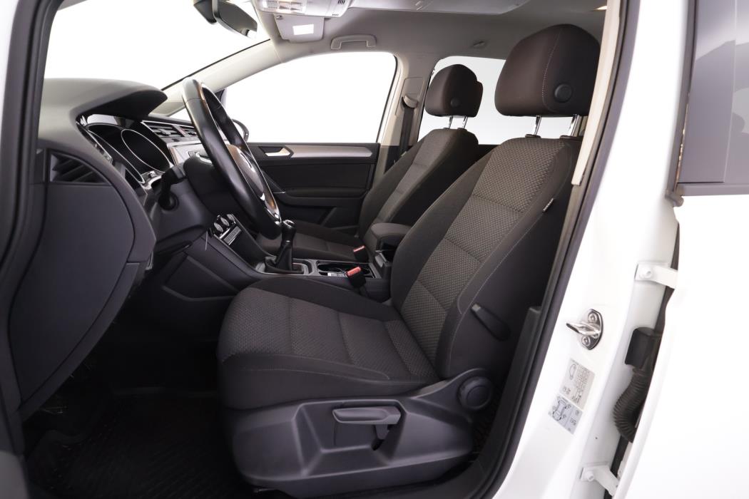 VOLKSWAGEN Touran 2017