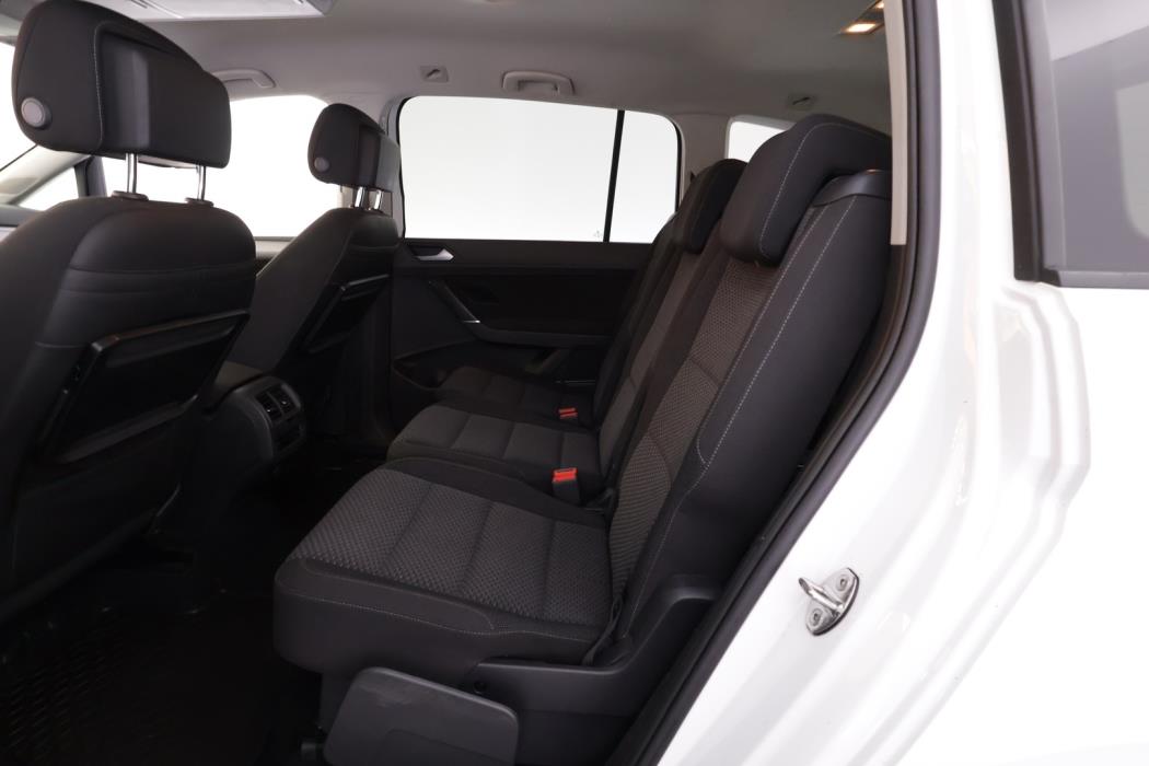 VOLKSWAGEN Touran 2017