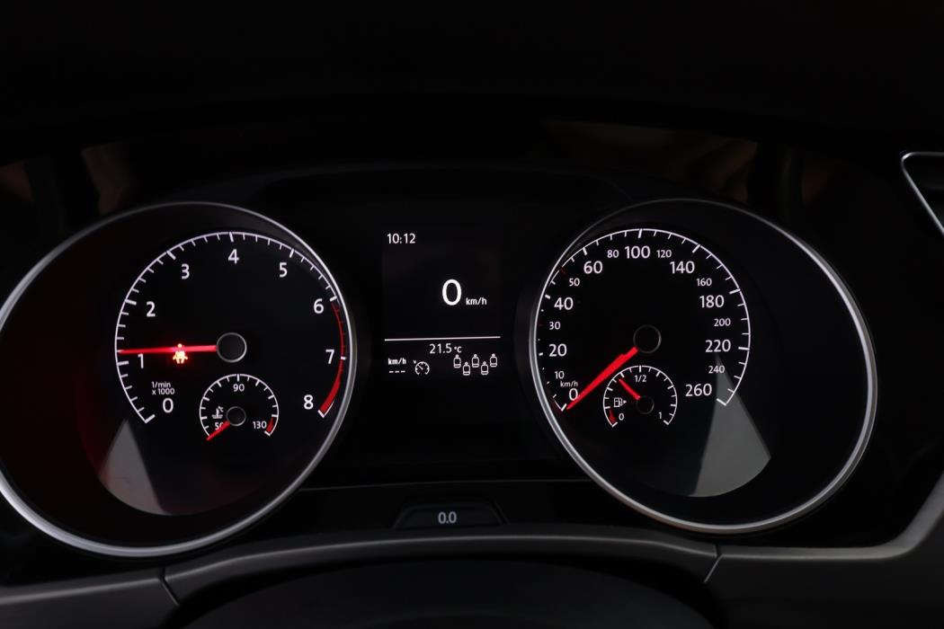 VOLKSWAGEN Touran 2017