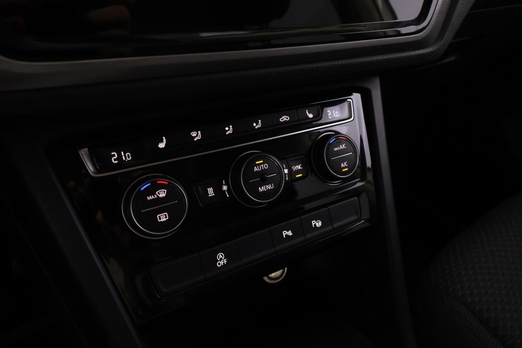 VOLKSWAGEN Touran 2017