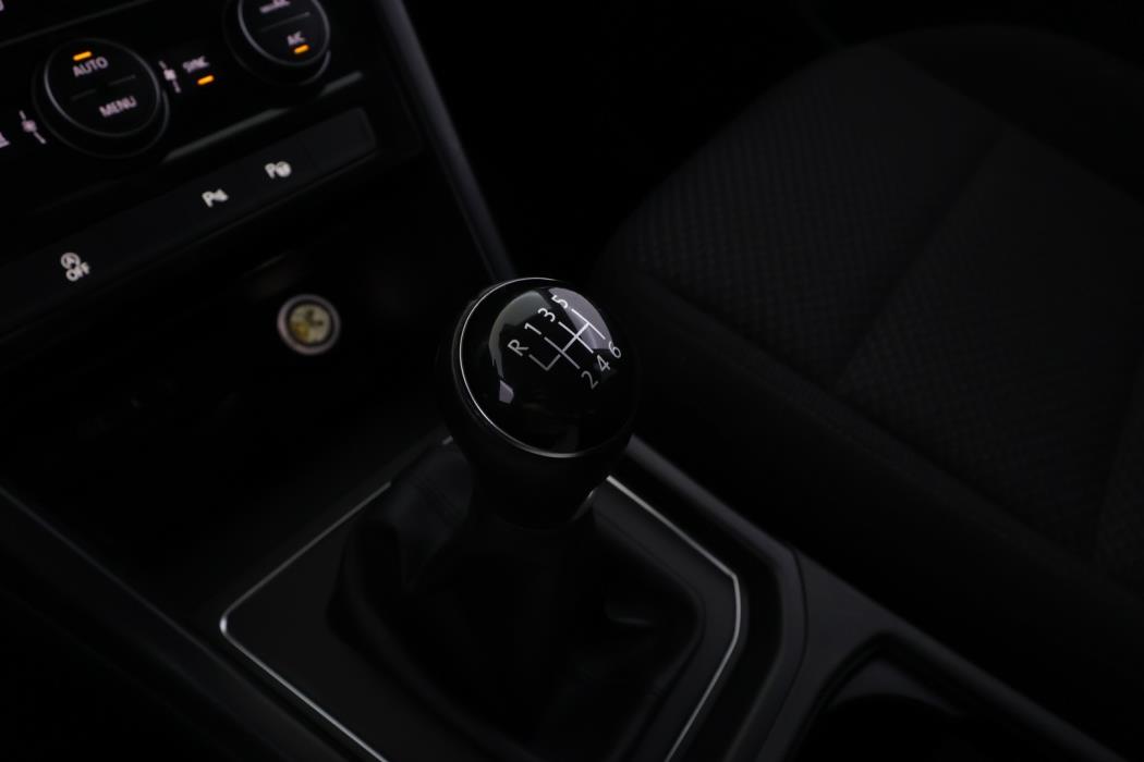 VOLKSWAGEN Touran 2017