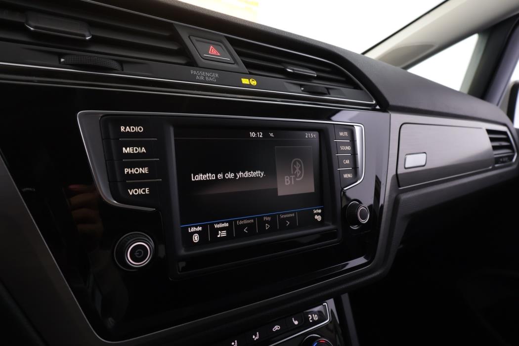 VOLKSWAGEN Touran 2017