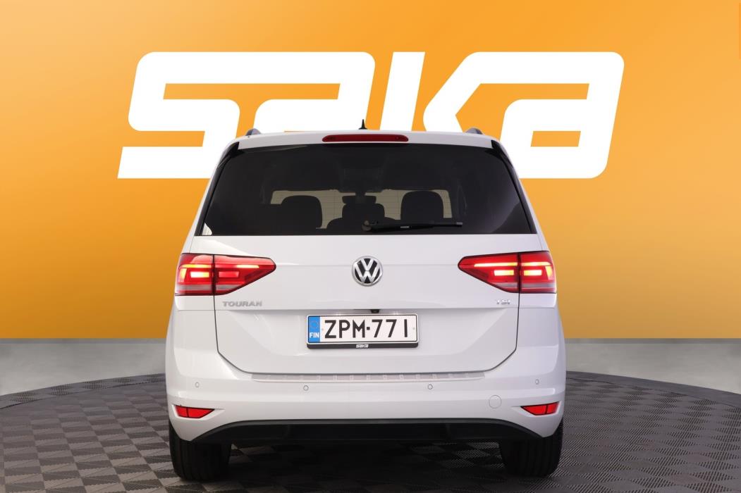 VOLKSWAGEN Touran 2017