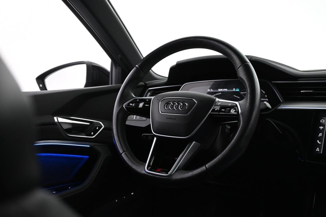 AUDI e-tron 2021