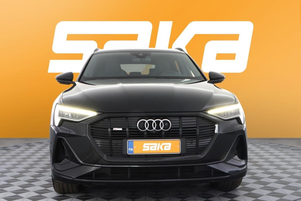 AUDI e-tron 2021
