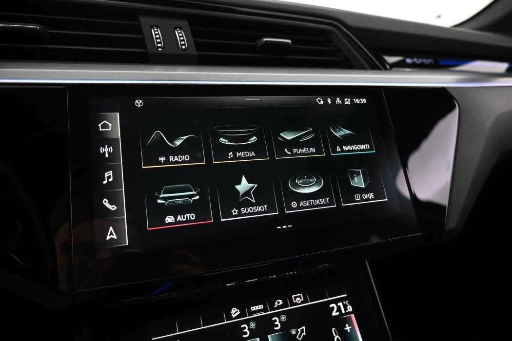 AUDI e-tron 2021