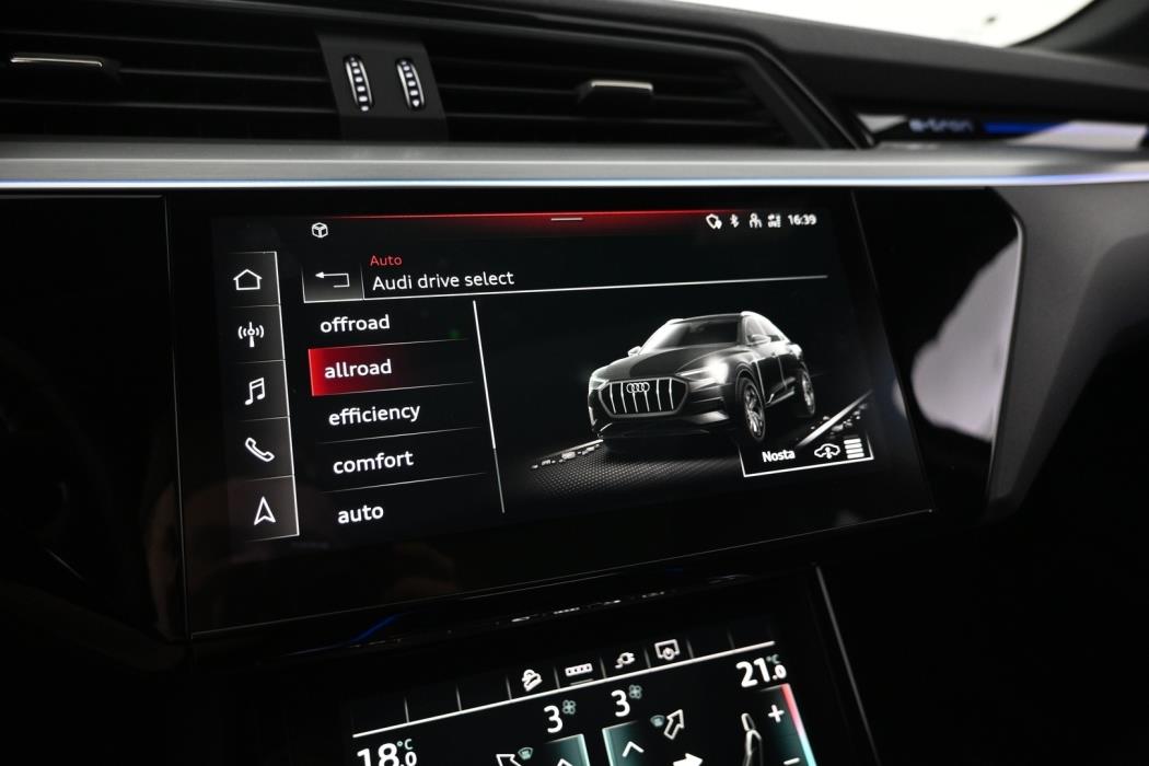 AUDI e-tron 2021