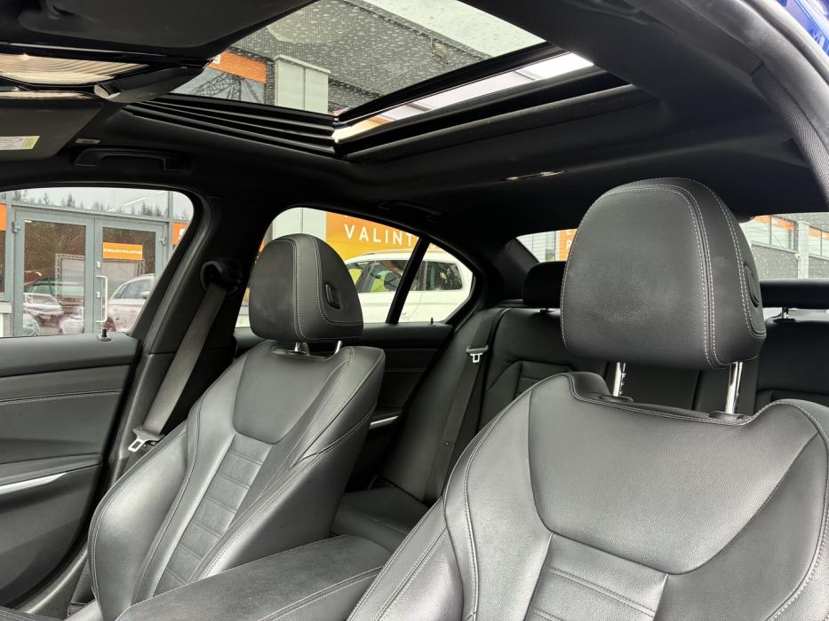 BMW 330 2019