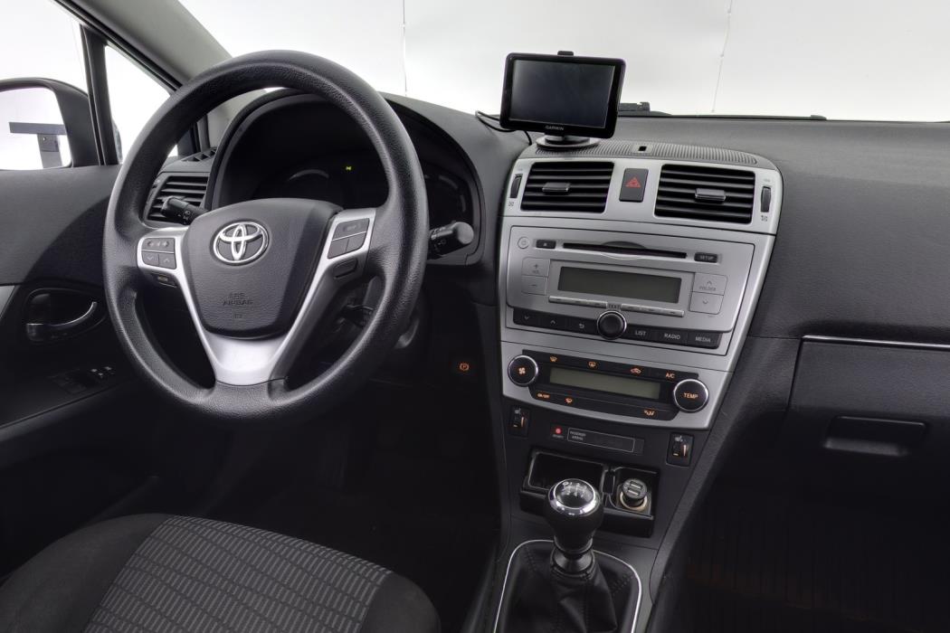 TOYOTA Avensis 2012