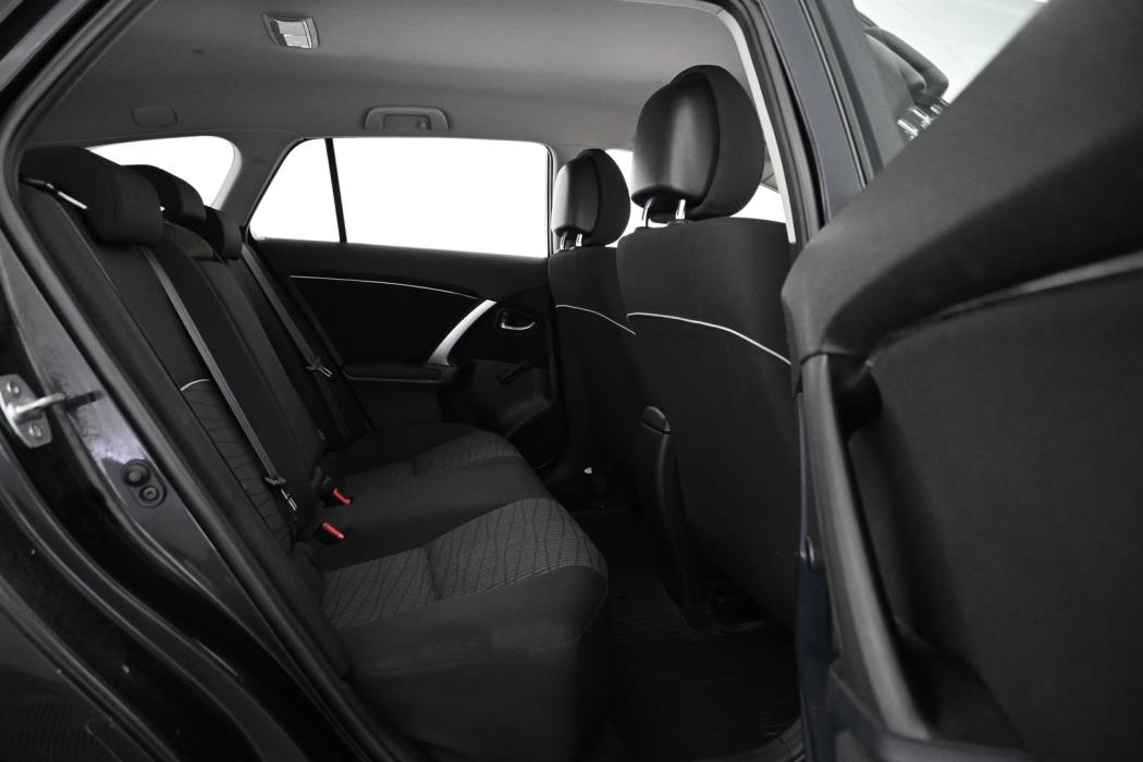 TOYOTA Avensis 2012